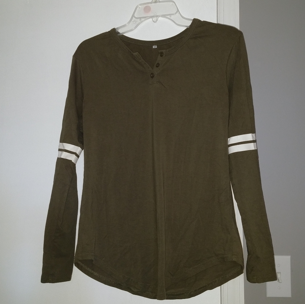 Long sleeve t-shirt